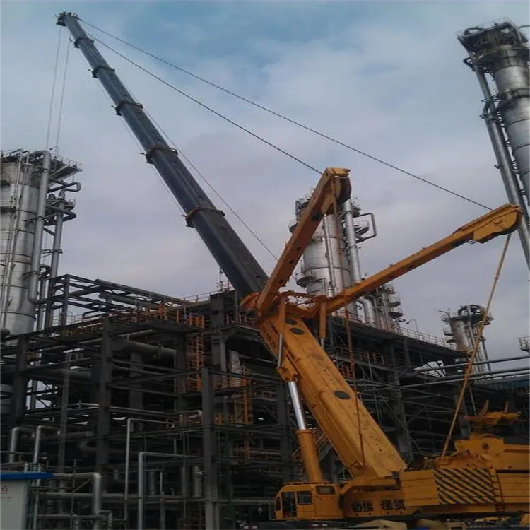 德保吊板房的吊车